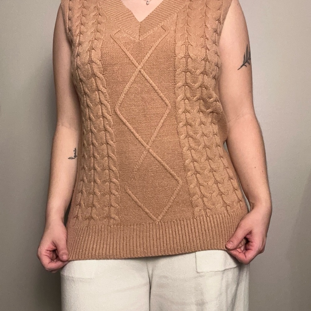 Tan Preppy Cable Knit Sleeveless Sweater Vest Size S